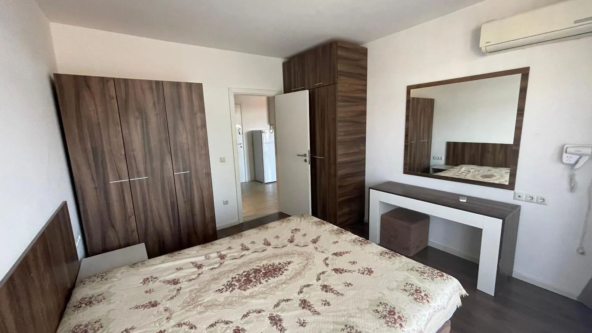 Apartment In Gardens Green Life 0*, Σωζόπολη